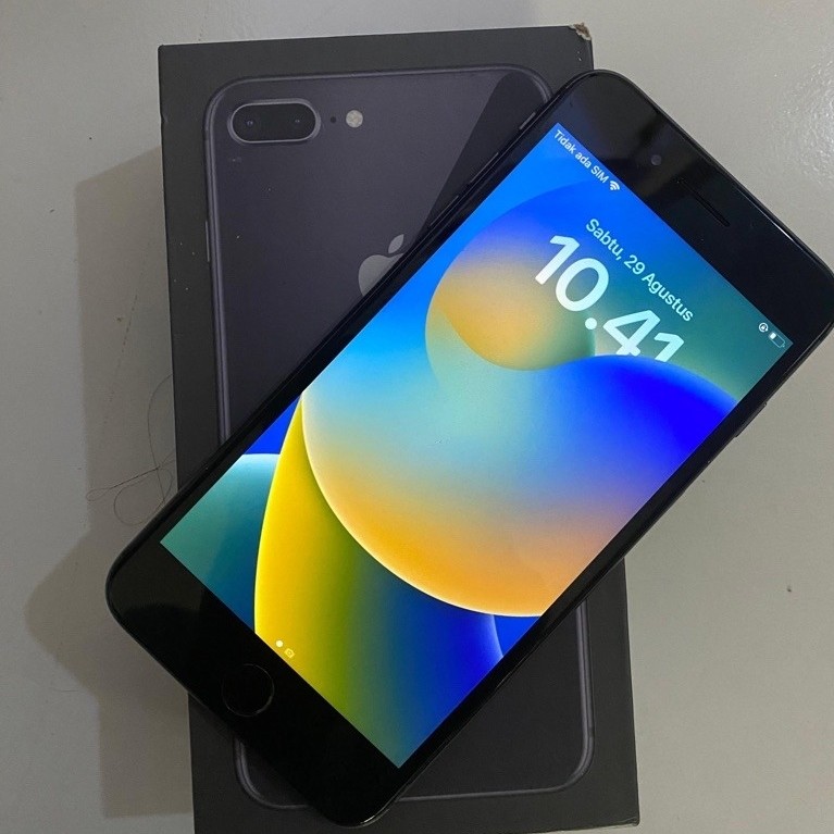 iphone 8+ 64gb inter