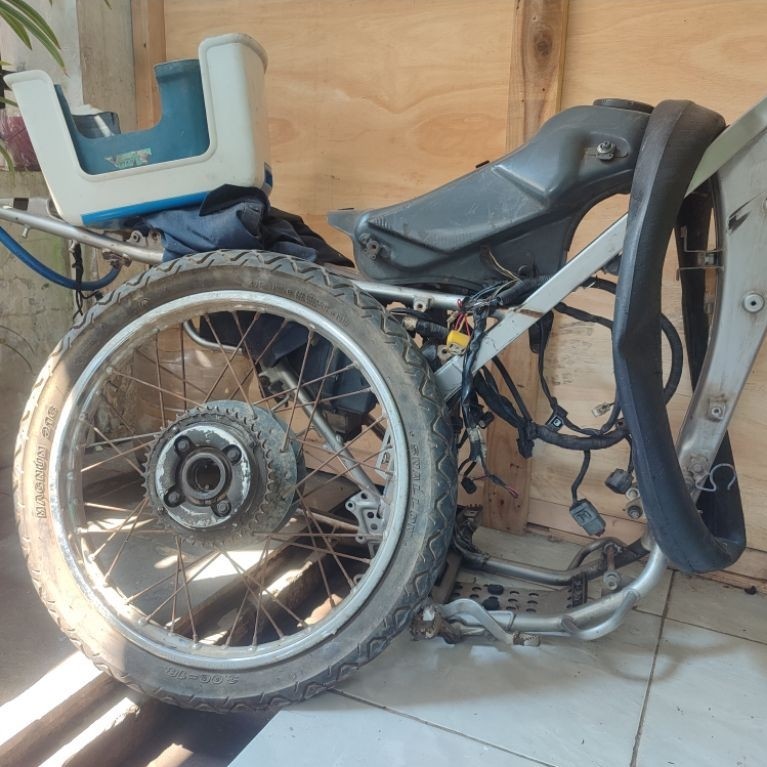 Rangka Frame KLX 250 Original motor