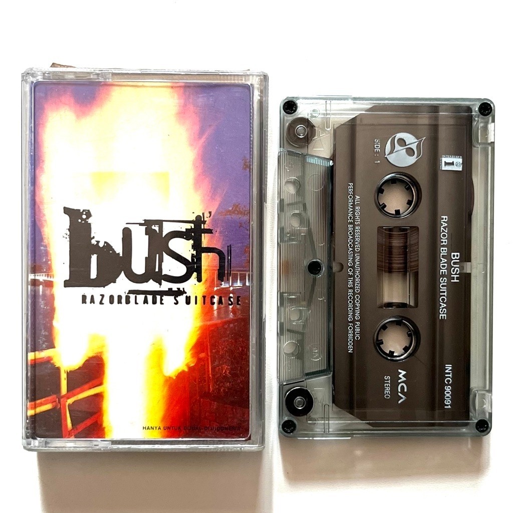 Kaset Pita Bush - Razorblade Suitcase (1996 MCA)