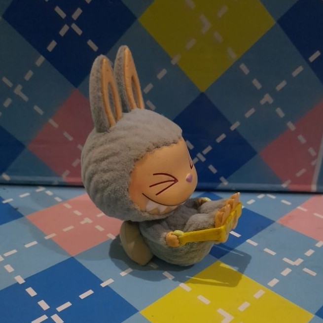 Popmart labubu