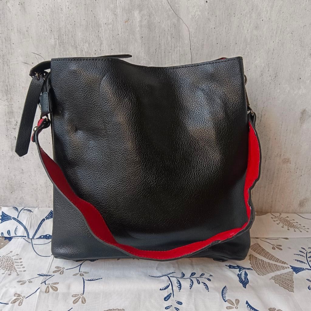 PRELOVED HOBO ESQUIRE, Kulit Asli, Kondisi Bagus