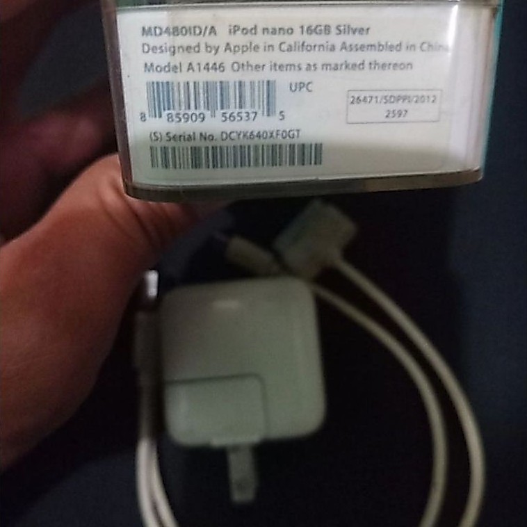 ipod nano gen7 (box+charger)