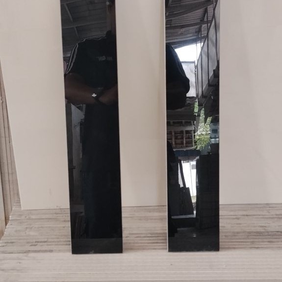 lis plint granit hitam polos 10*60