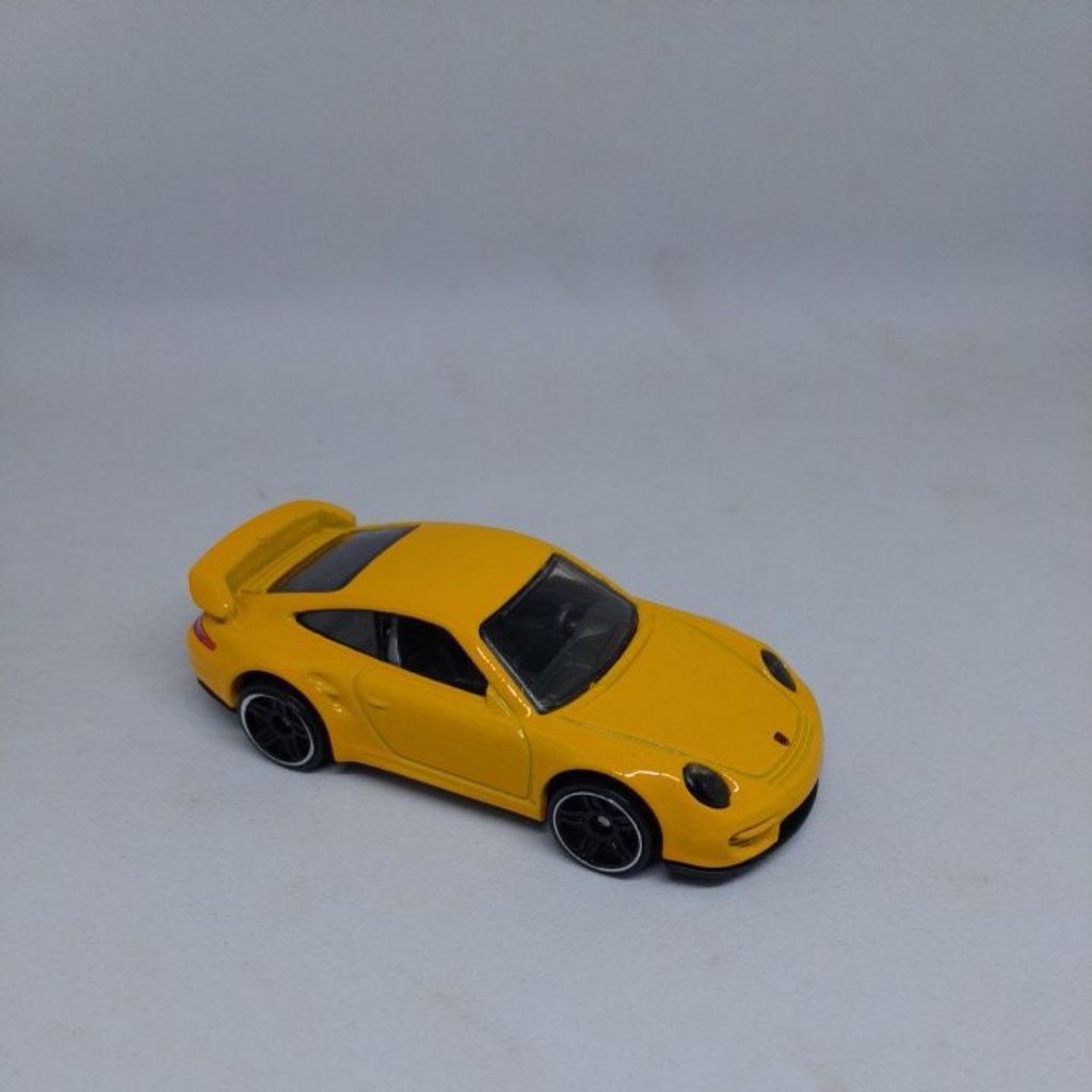 hot Wheels lose Porche 911 Gt2