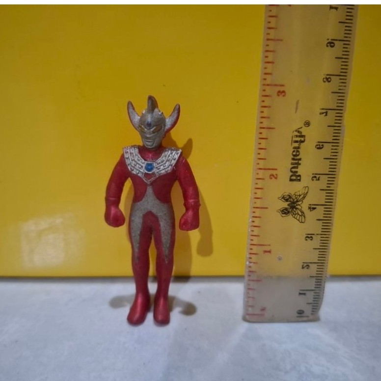 mini figur mainan kecil Ultraman Taro bahan karet