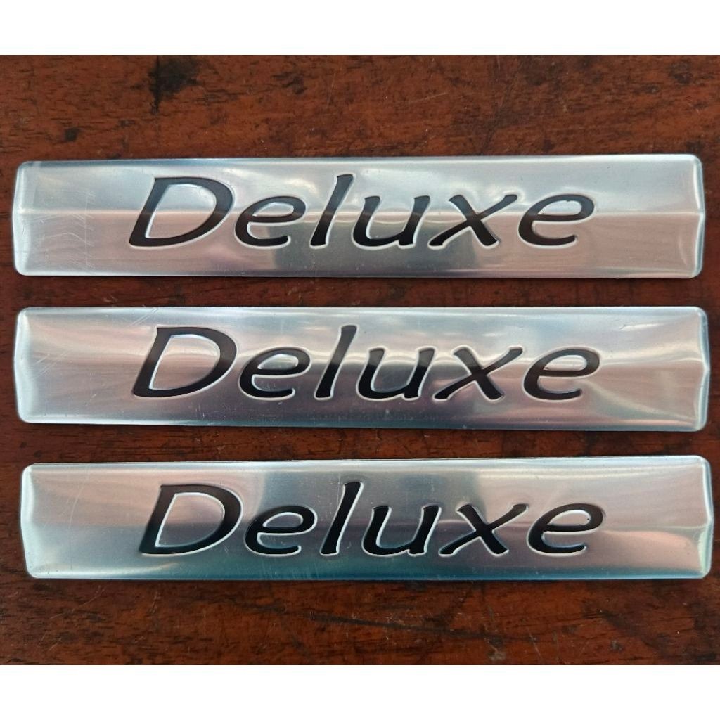 Emblem Deluxe Daihatsu Xenia