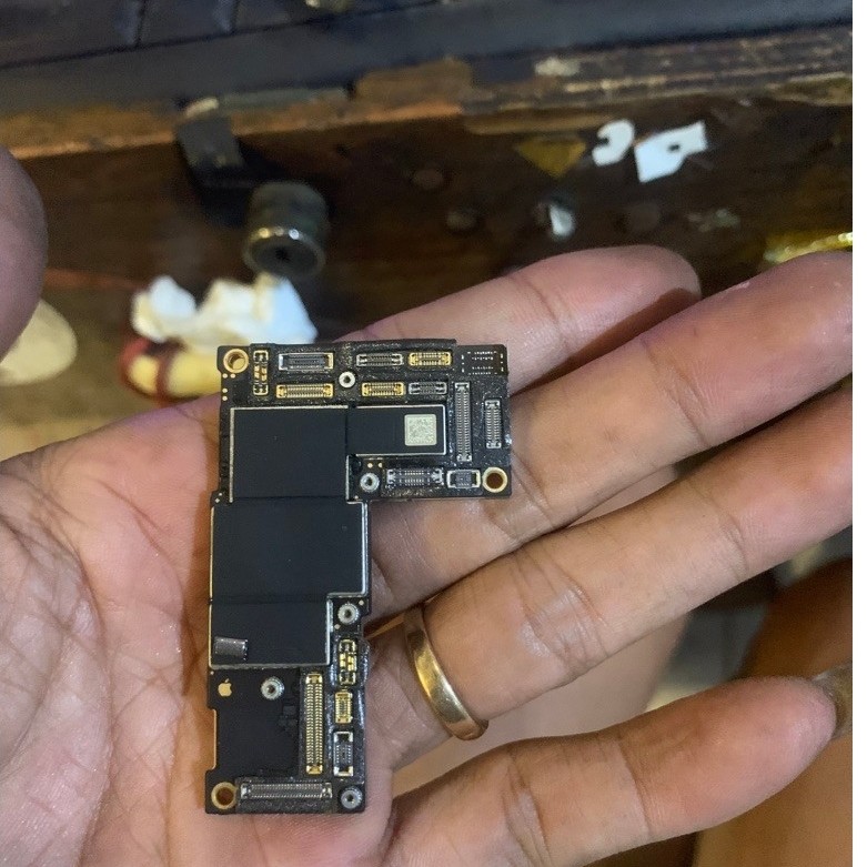 mesin ip 12 pm 256gb ibox lock icloud