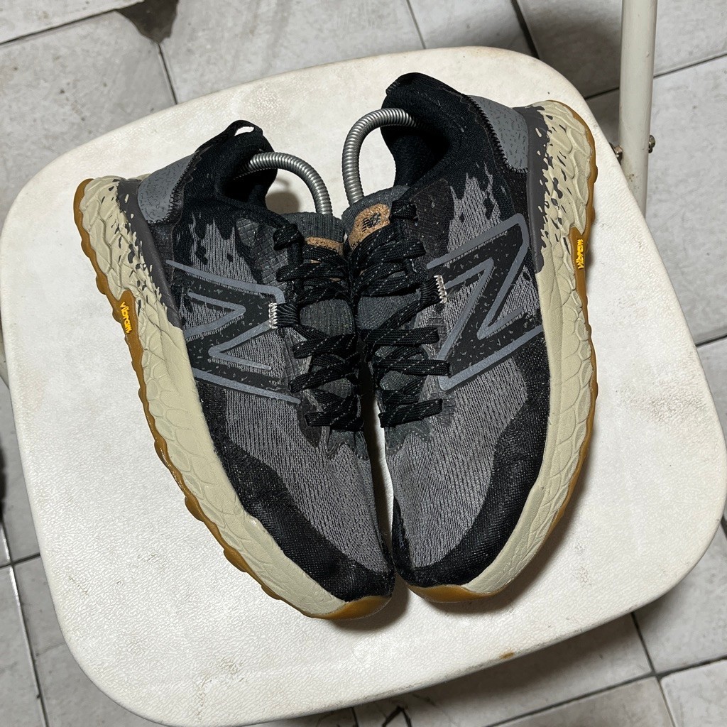 Sepatu New Balance Hierro v7 Vibram