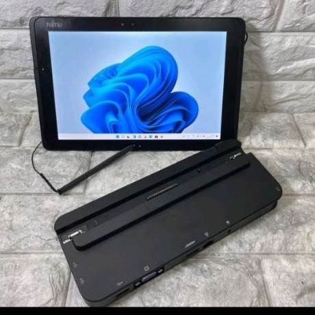 Tablet Windows Fujitsu Q509 set Dock Touchsceen Stylus