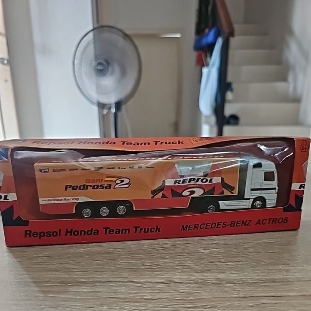 Diecast NewRay MotoGP Honda Repsol Truck 1:87