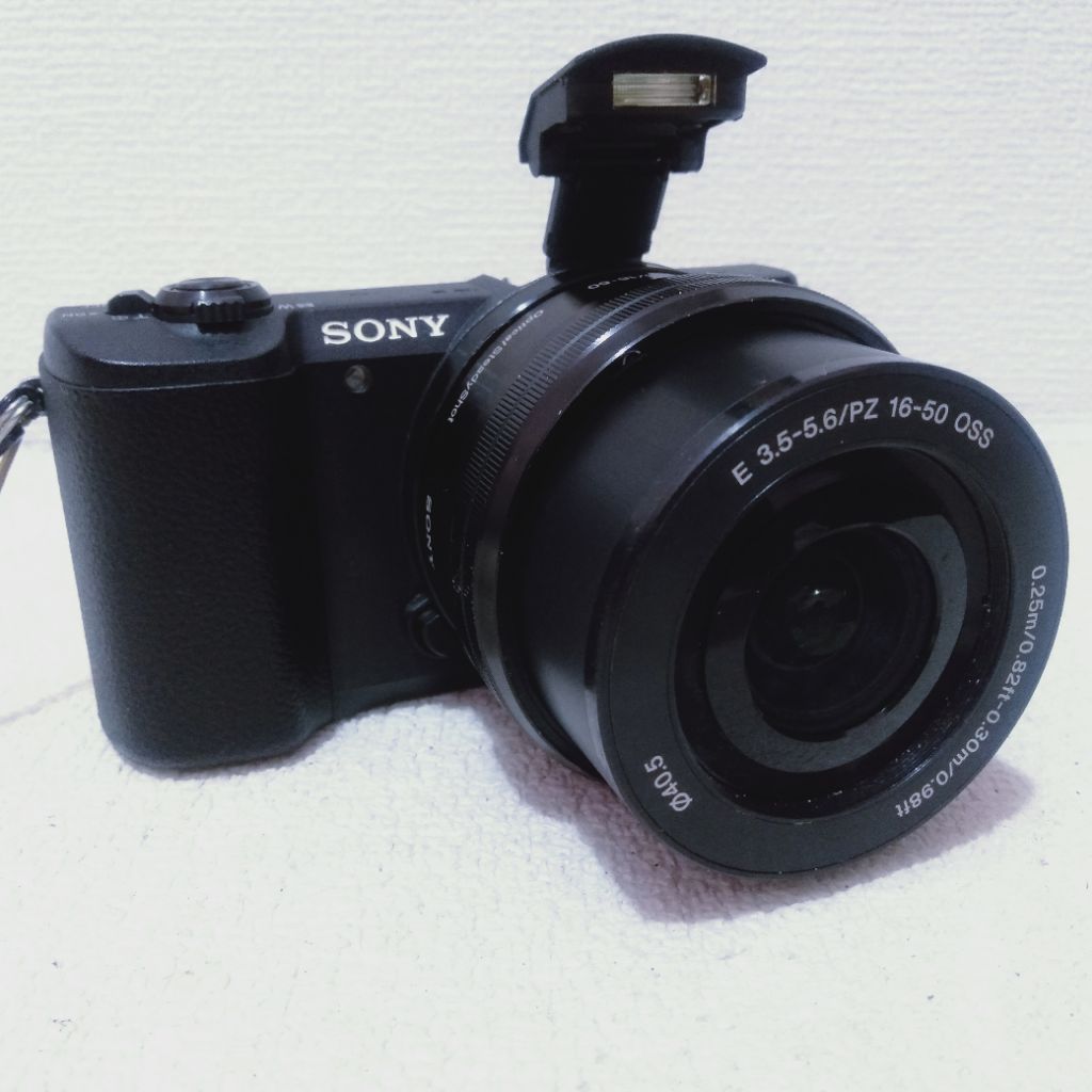 Sony a5100 Kamera Mirrorless Sony a5100 Lensa 16-50mm