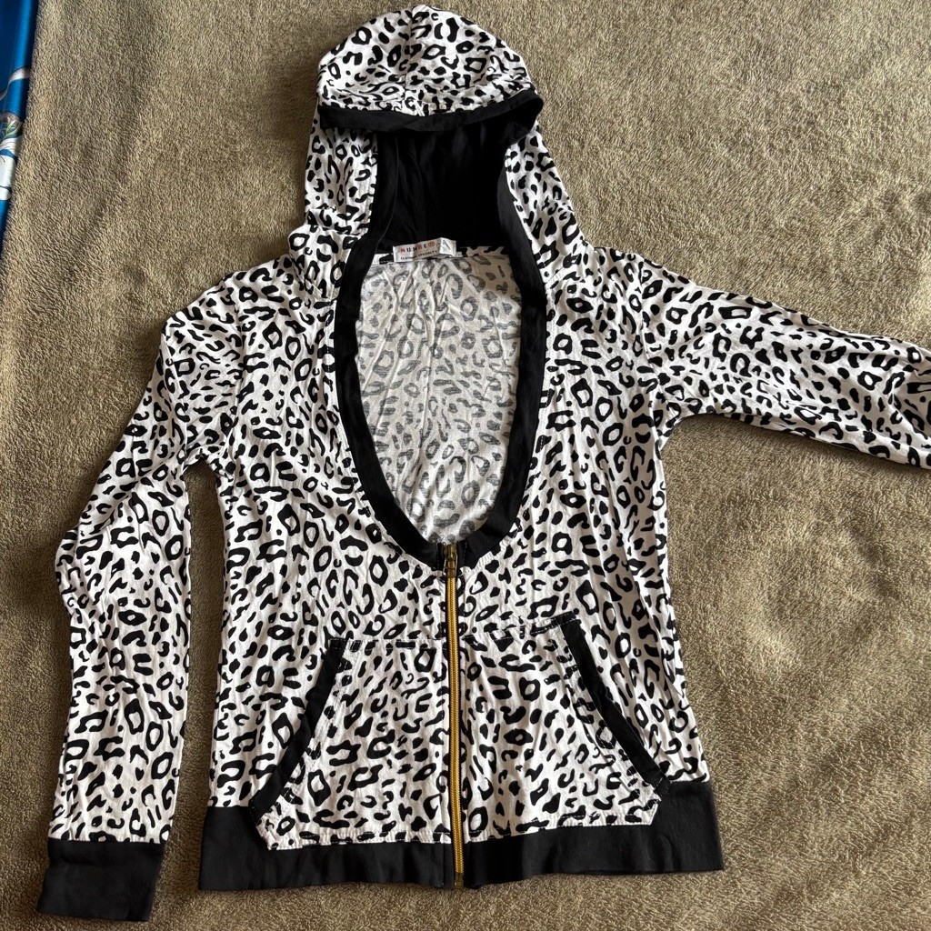 Number 61 jaket motif leopard hitam putih lengan panjang