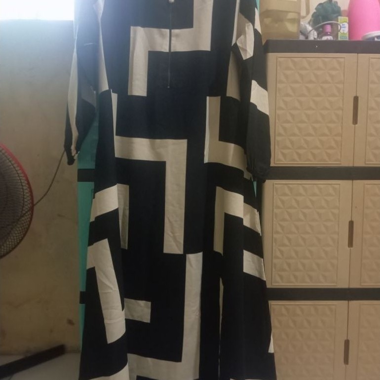 GamisPremium Adem dan Nyaman bermotif garis hitam putih