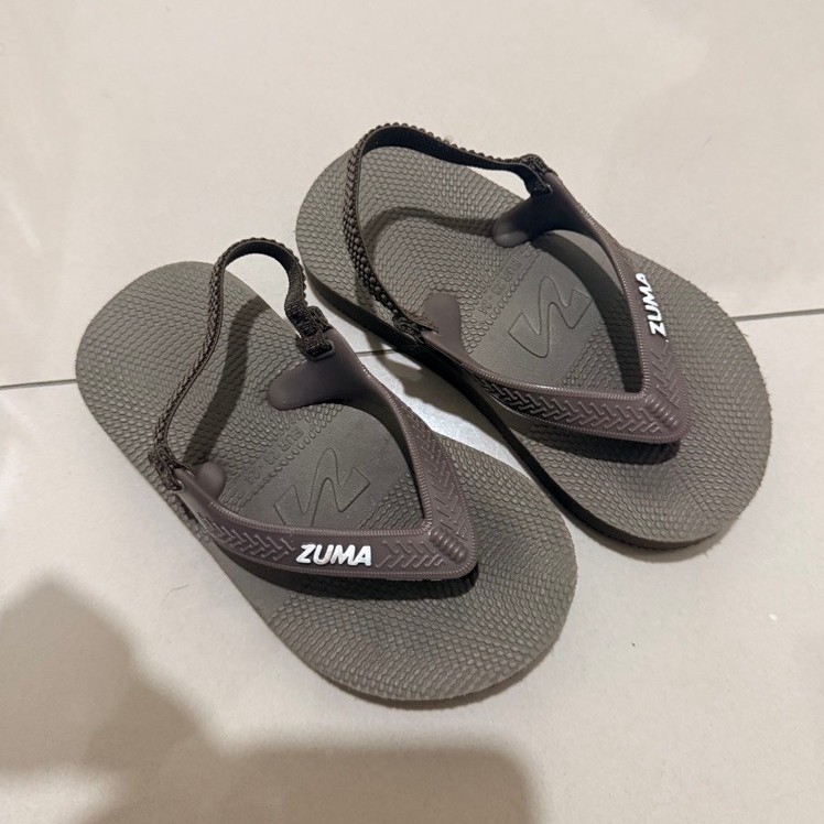 PRELOVED LIKE NEW SANDAL BABY ZUMA