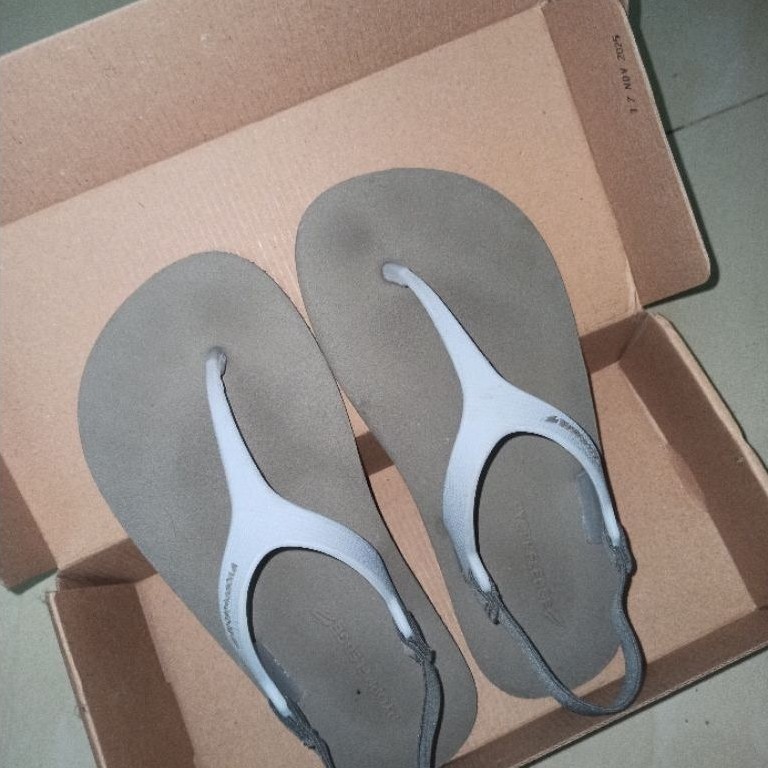 [PRELOVED] pyopp fledge sandal jepit ora size 39