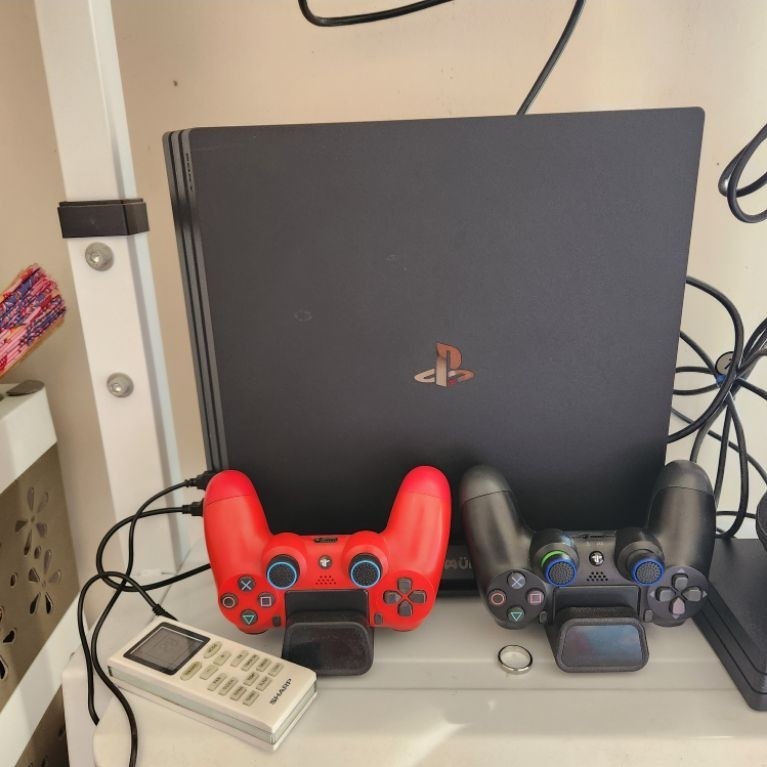 Playstation 4 Pro 1TB