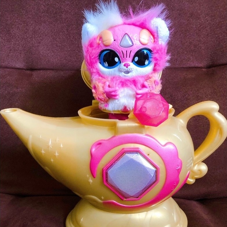 Magic Mixies Magic Genie Lamp