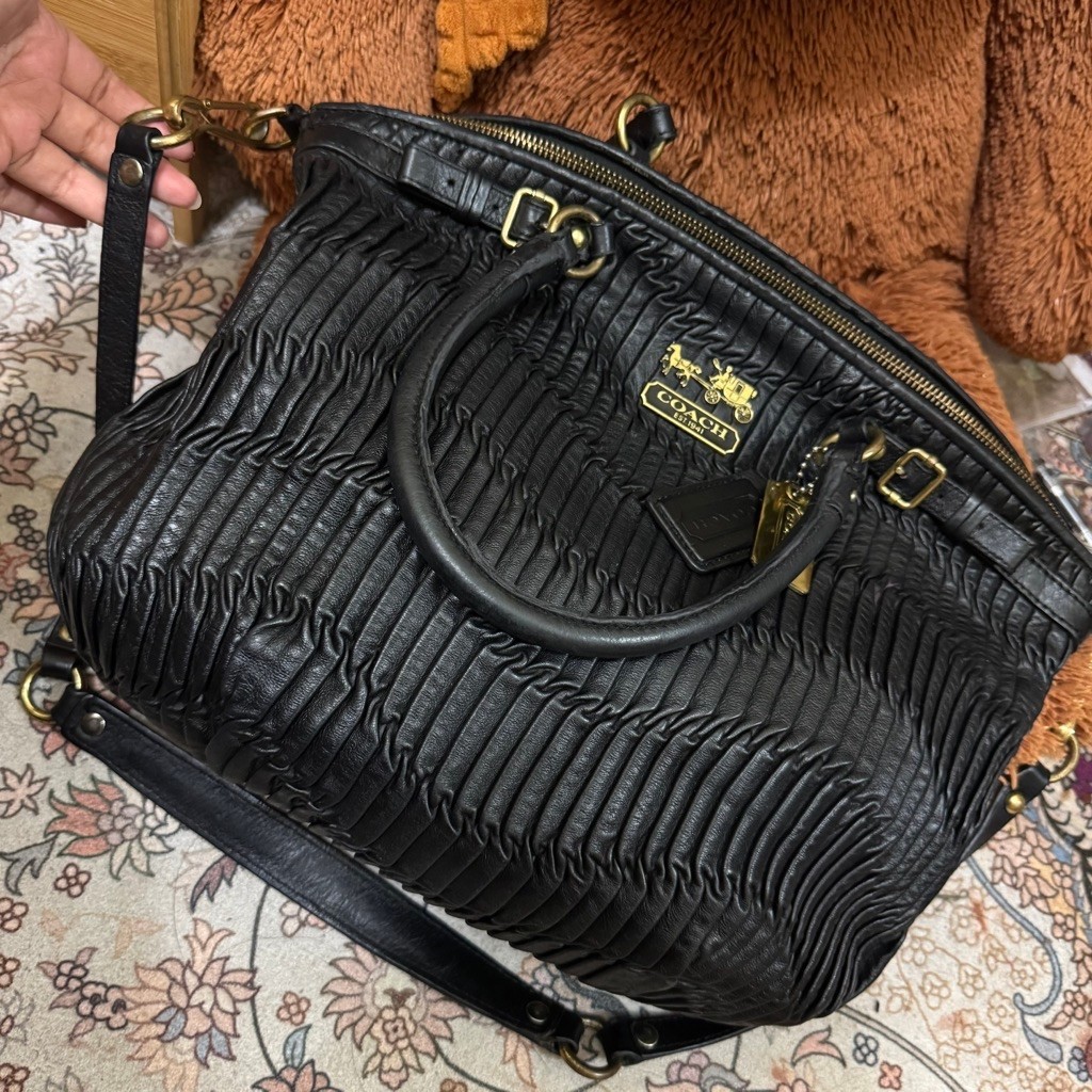 Preloved coach medison lindsey
