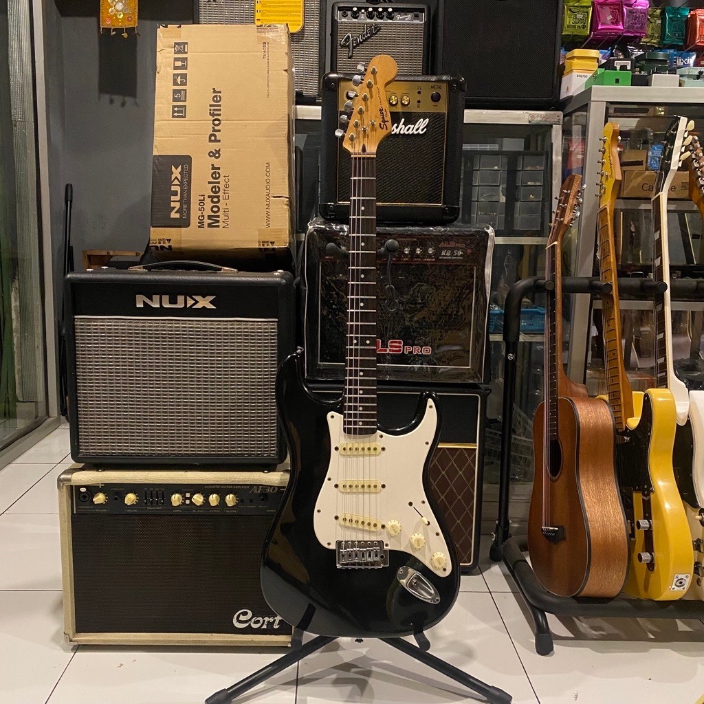 Squier Stratocaster Bullet Series
