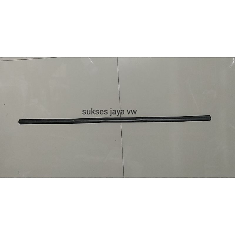 PELIPIT KACA PINTU MOBIL VW