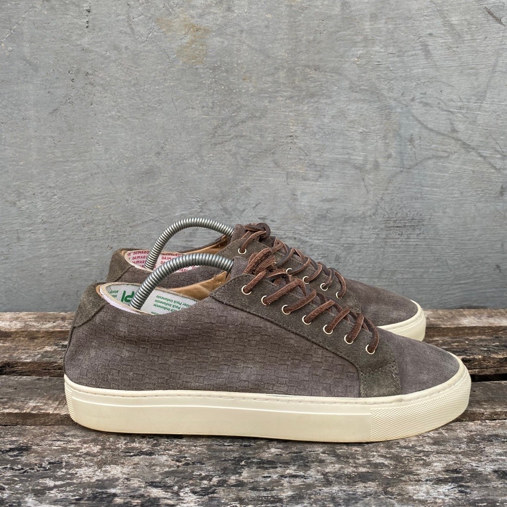 Massimo Dutti suede shoes