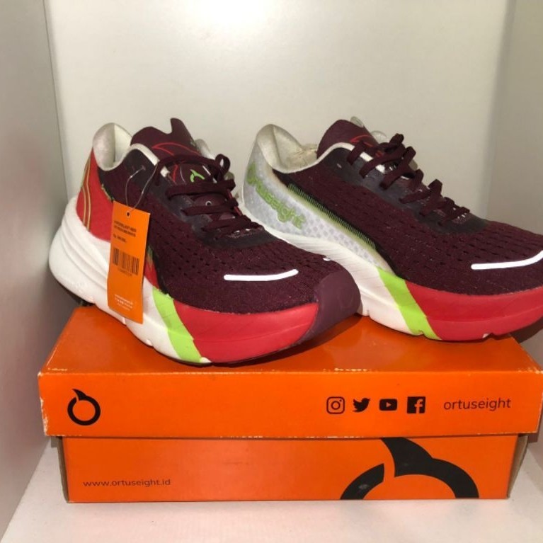 Sepatu Ortuseight Hyperblast Neo size 39