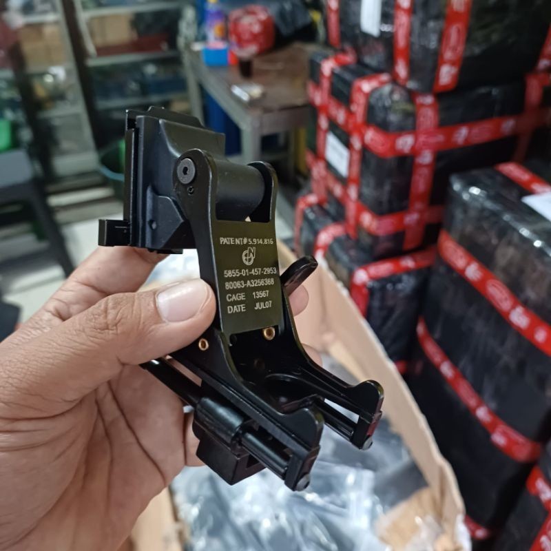 Mounting Helm Tactical NVG