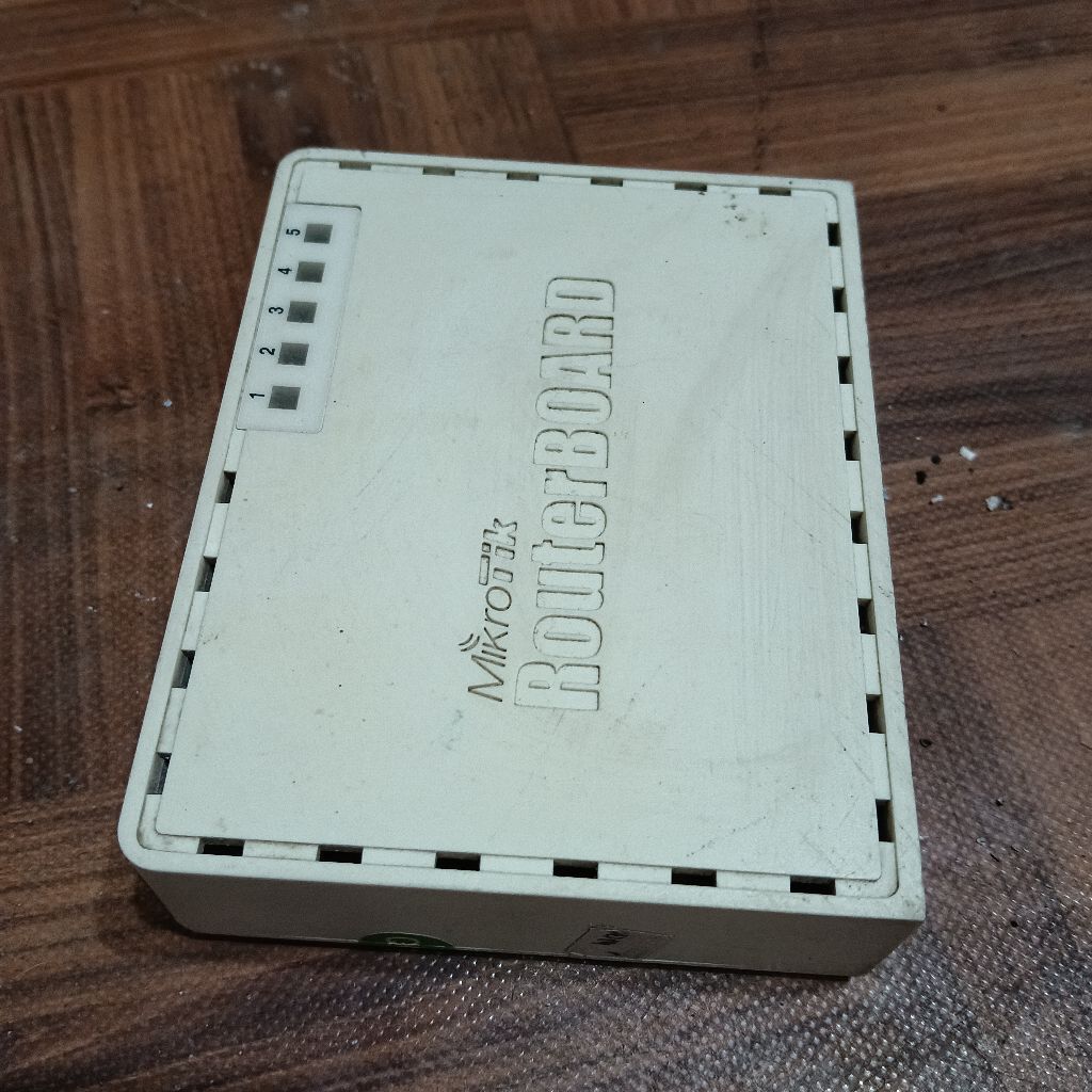 MikroTik RB750 Bekas Normal Reset Siap Setting Router Mikrotik