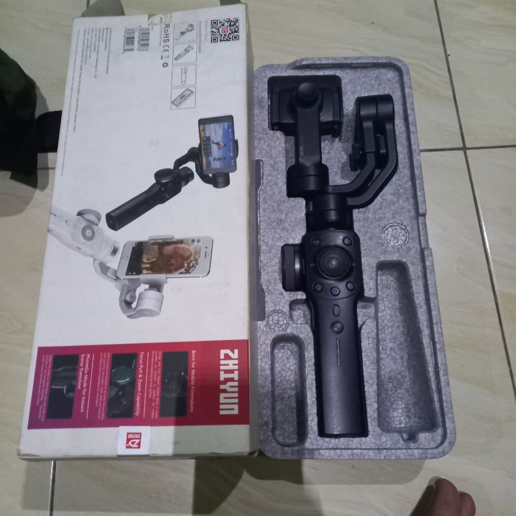 Gimbal Stabilizer Zhiyun Smooth 4 bekas siap