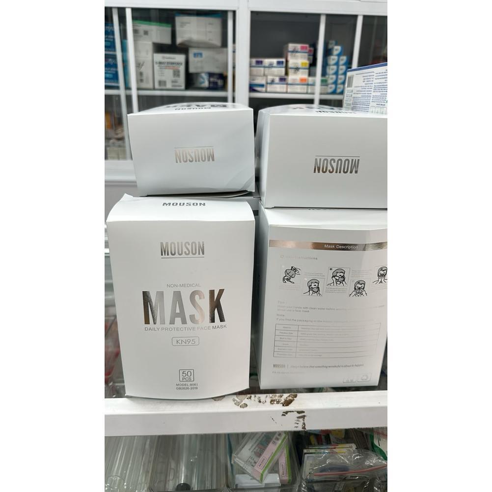 Masker KN95 Mouson Putih Dan Hitam Isi 50 Pcs Murah
