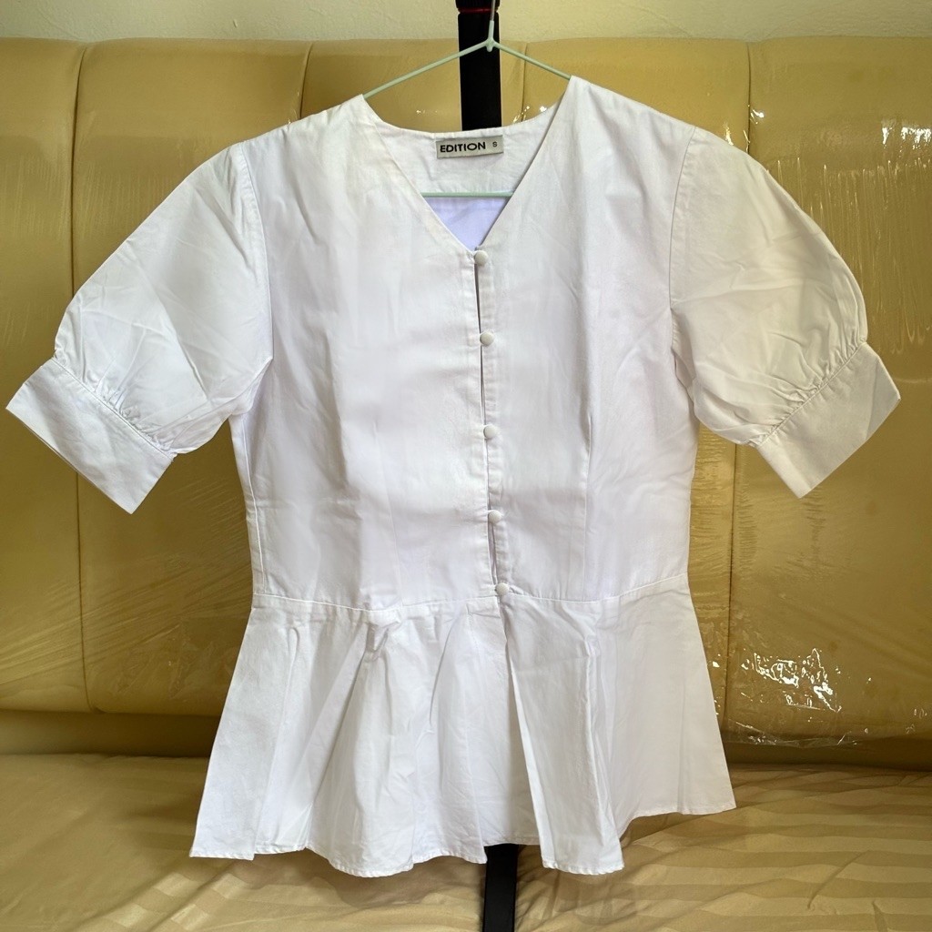 [Preloved] Blus Wanita Putih Lengan Pendek Model Peplum EDITION