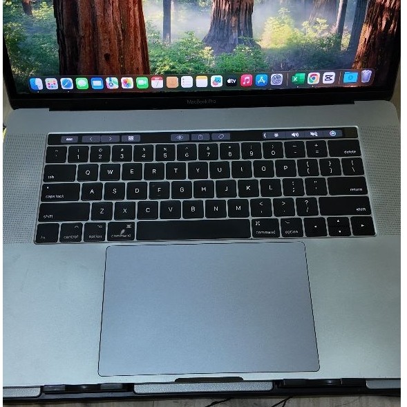 Macbook Pro Touchbar 15 inch 2017 i7 16/256gb minus murah