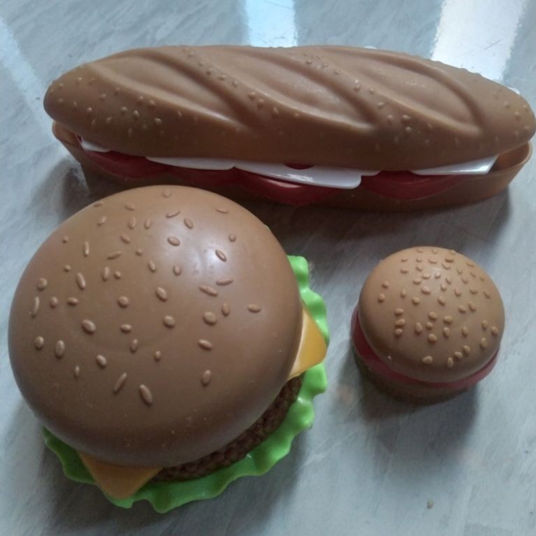 PRELOVED MAINAN MAKANAN 3 BURGER + 1 HOTDOG