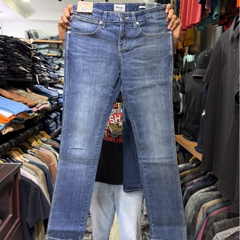 CELANA PRIA WRANGLER VEGAS ORIGINAL