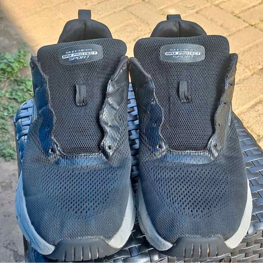 skechers max protect 43