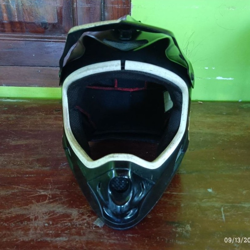 Helm sepeda 661 Downhill second