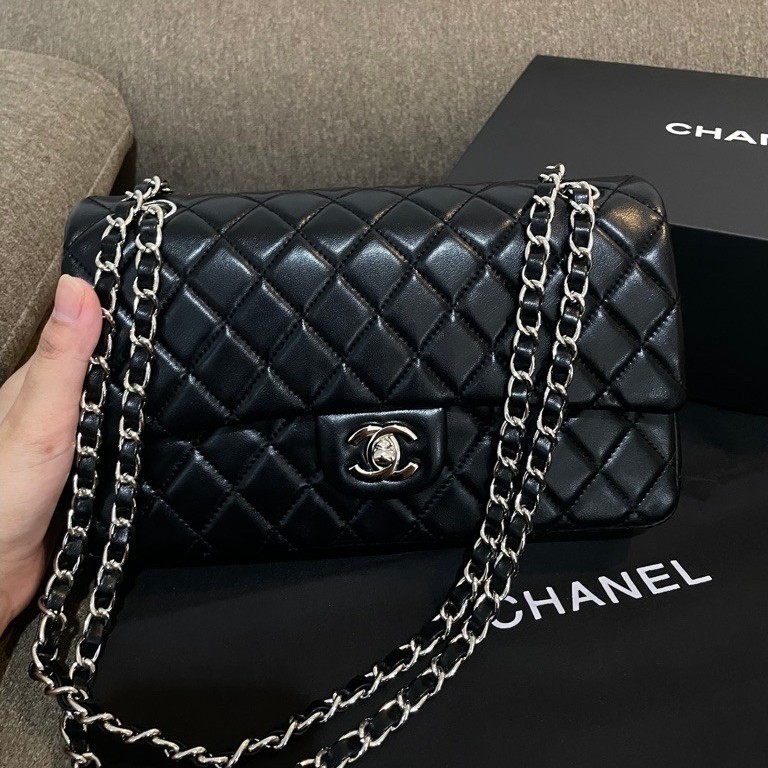 PRELOVED CHANEL BLACK LAMBSKIN MEDIUM DOUBLE FLAP BAG SHW