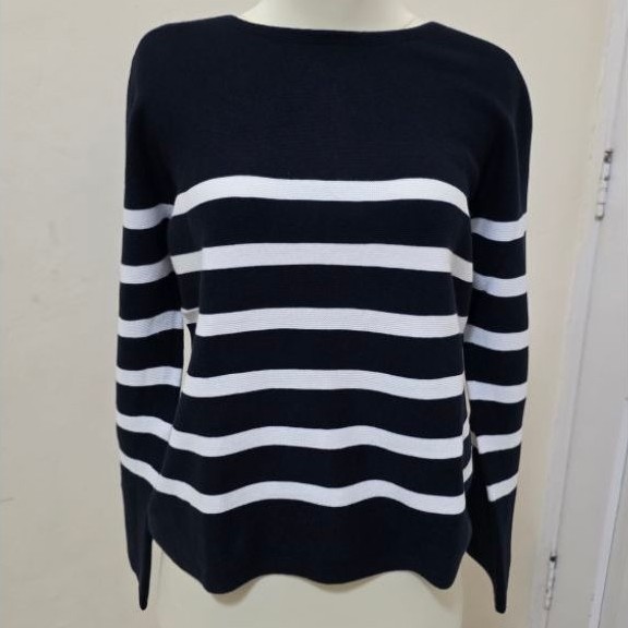 UNIQLO 3D KNIT STRIPED SWEATER NAVY/WHITE – SIZE M