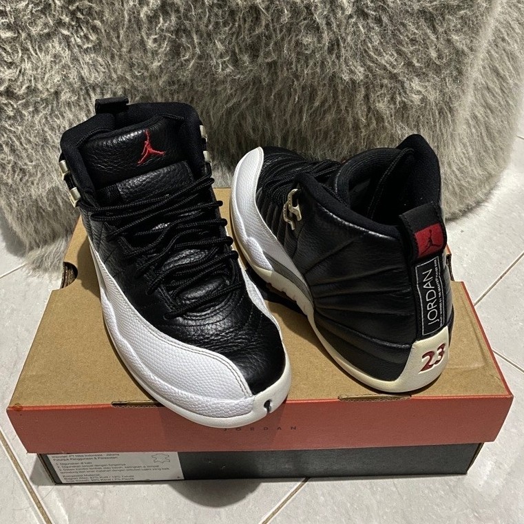 Sepatu Nike Air Jordan 12 Retro Playoffs ukuran 40