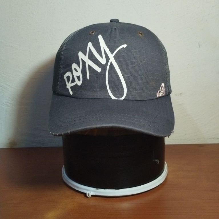Topi Trucker Roxy Semi Ripped