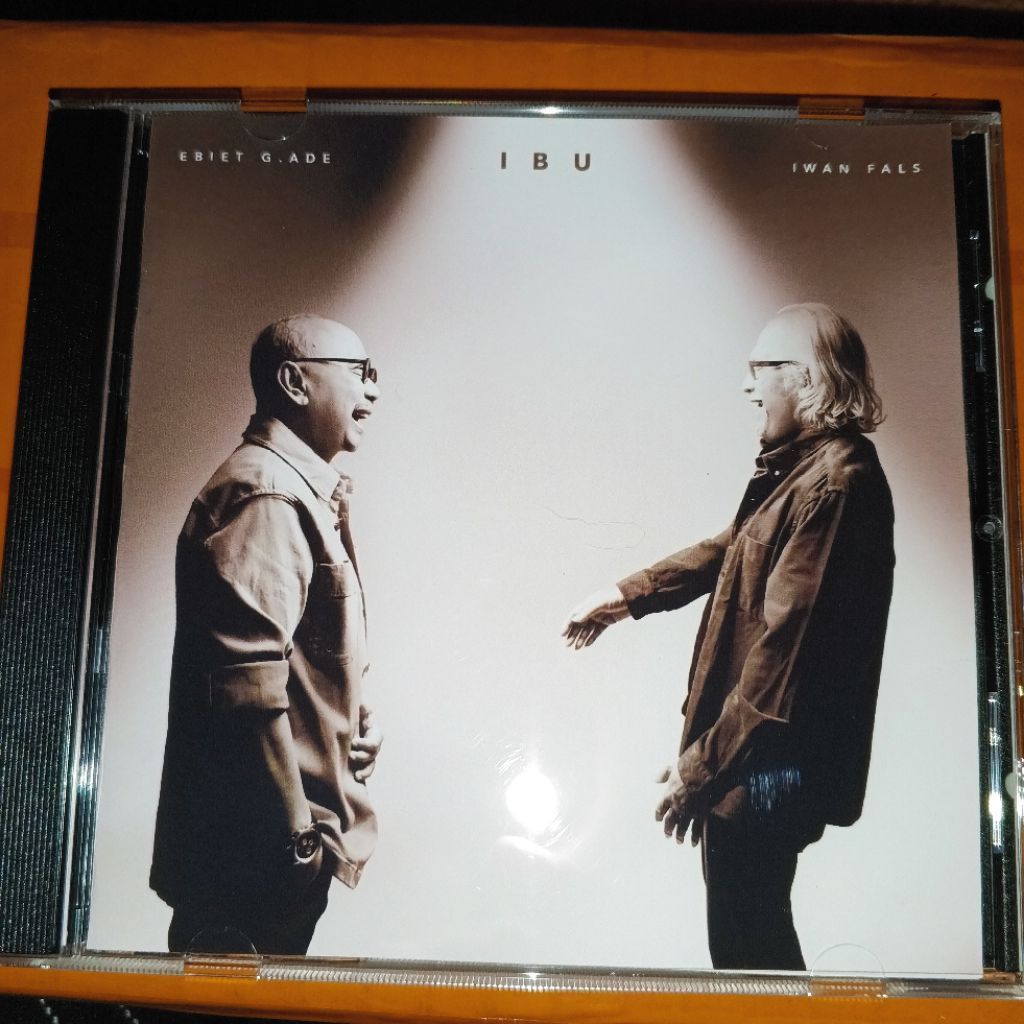CD IWAN FALS EBIET G ADE IBU