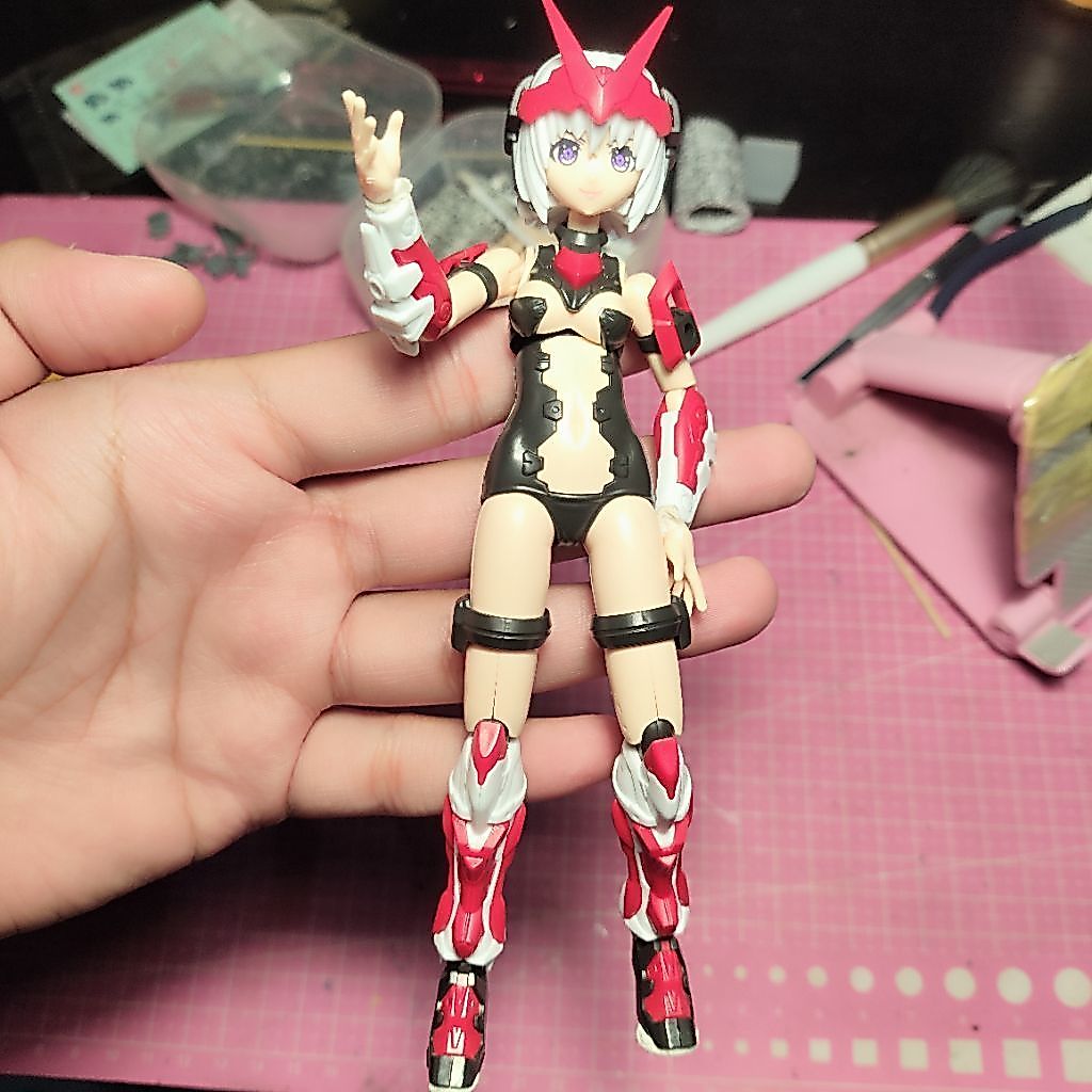 Model Kit Astray Red Frame Girl