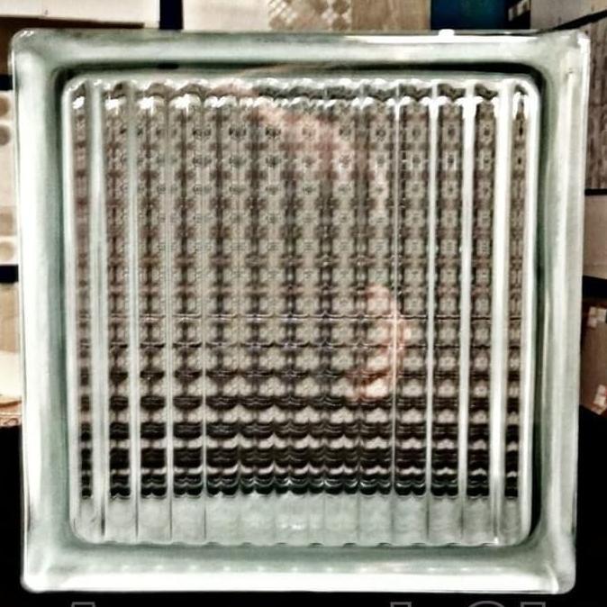 Mega- Glass Block Mulia Salur Quadra Glassblock