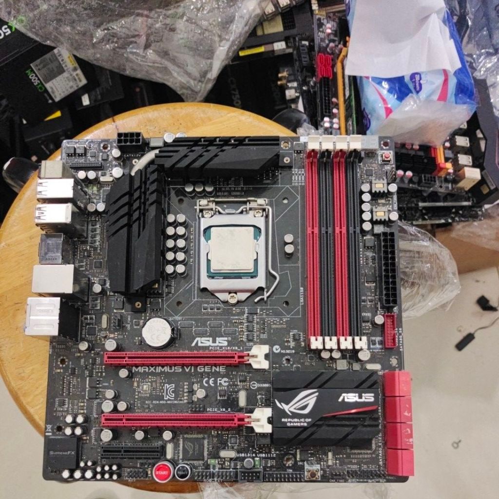 mainboard Asus Maximus vi gene ddr3 + procsesor core i7 4770 gen4