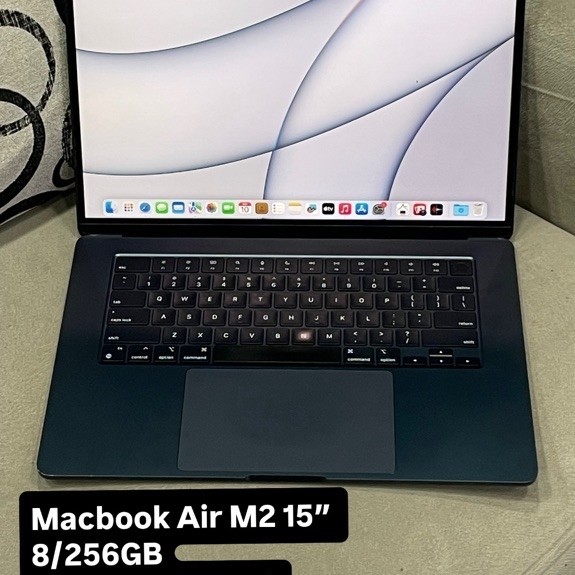 Macbook Air M2 15” 8/256GB Midnight