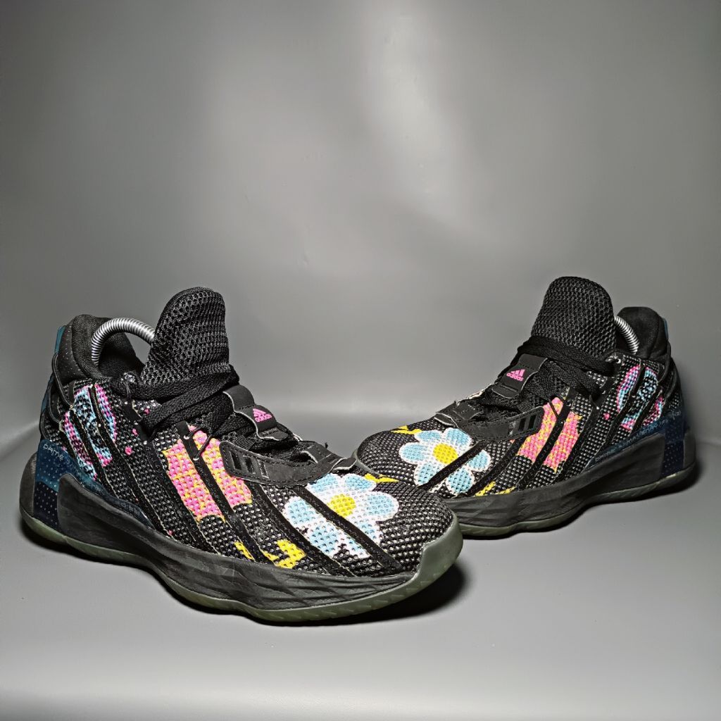 sepatu basket/voli second  adida dame 7 day of the dead size 41 insol 26 cm