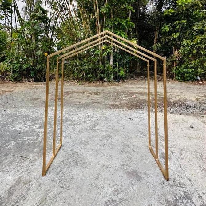 STANDING SEGITIGA GUBUKAN PRASMANAN DEKORASI 04