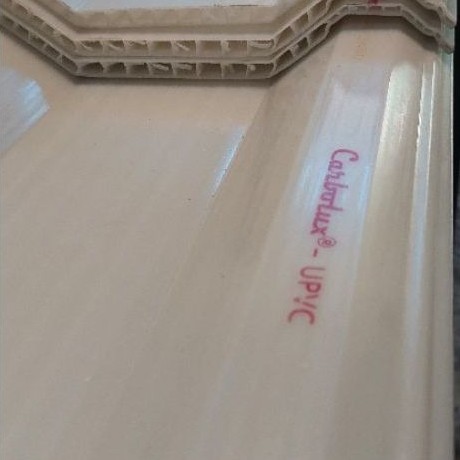 Atap UPVC Semi Transparan Tembus Cahaya Rooftop Penerangan Tidak Berisik Meredam Suara