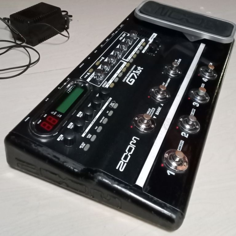 Efek Gitar Zoom G7.1ut