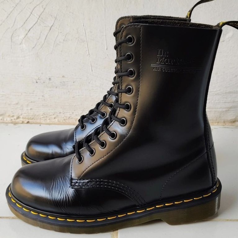 dr martens 1490 black smooth 10 hole size 7UK/41 original docmart